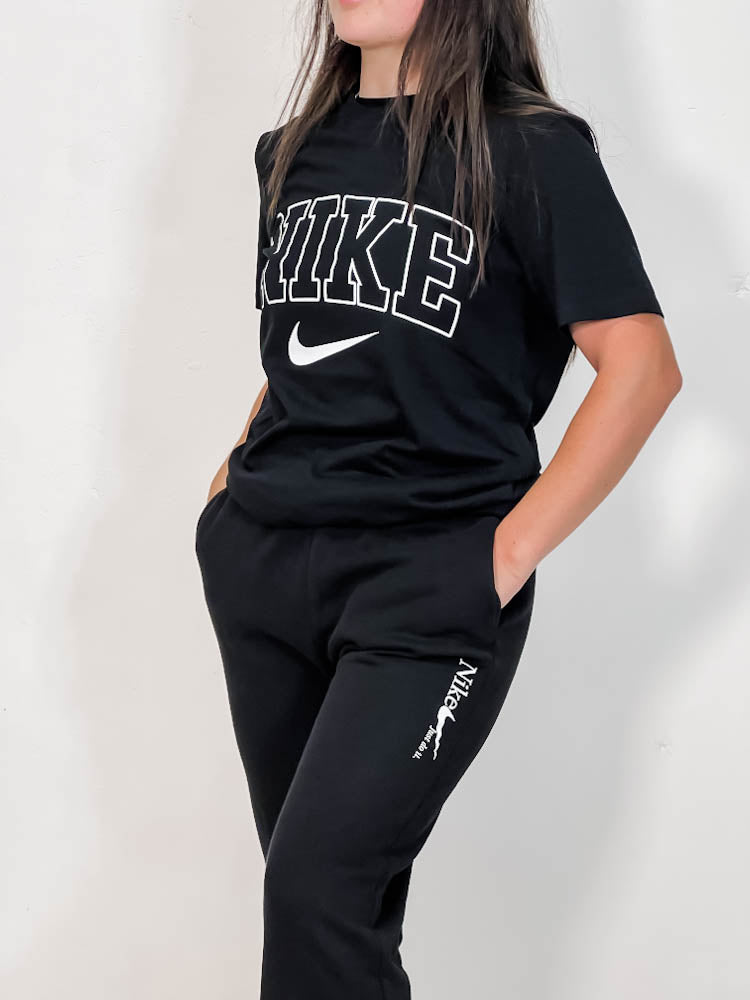 Out The Purse UK Old School T-Shirt & Jogger Set