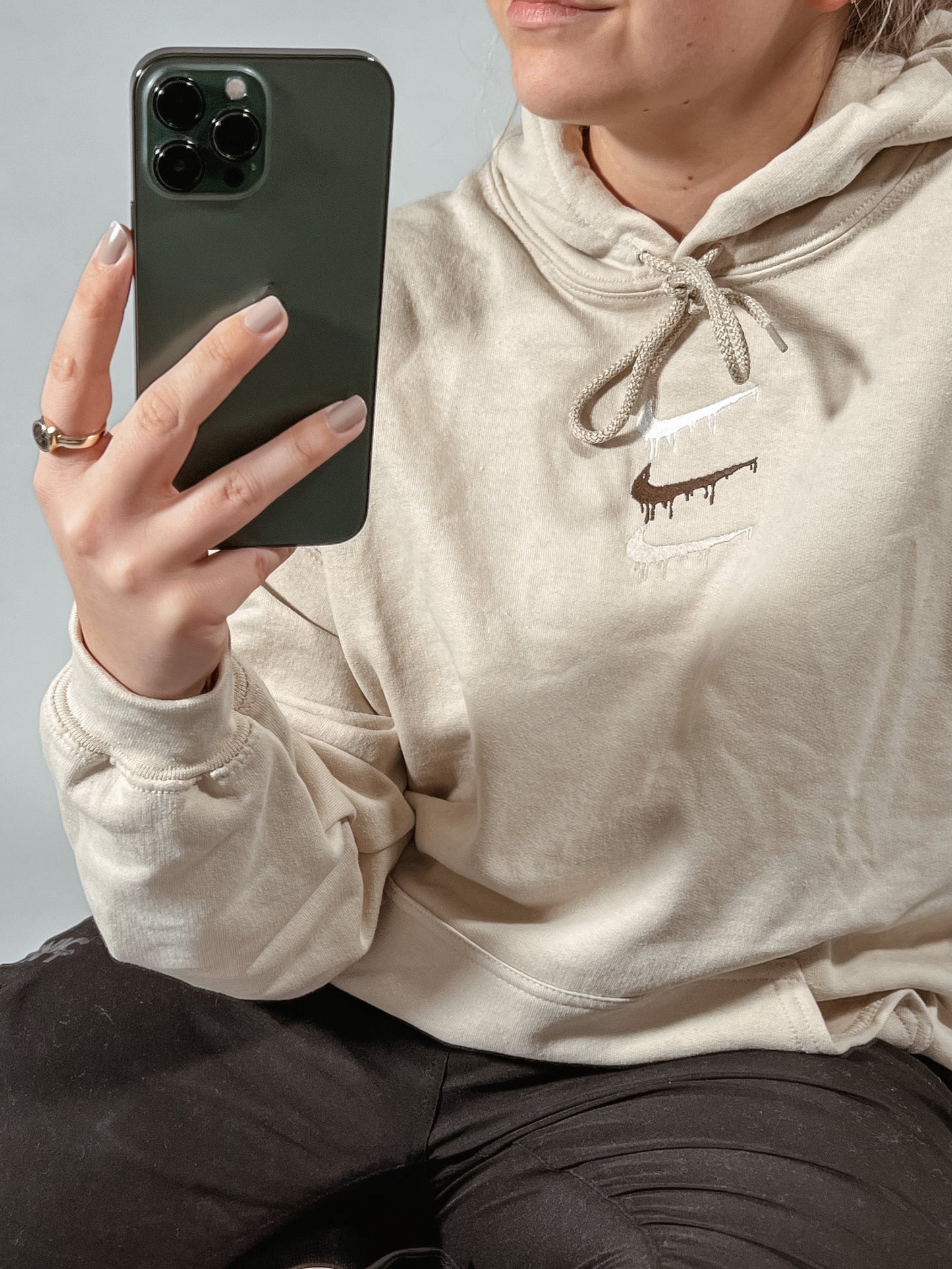 Paint Spill Women's Embroidered Hoodie Sand Hoodie Out The Purse UK