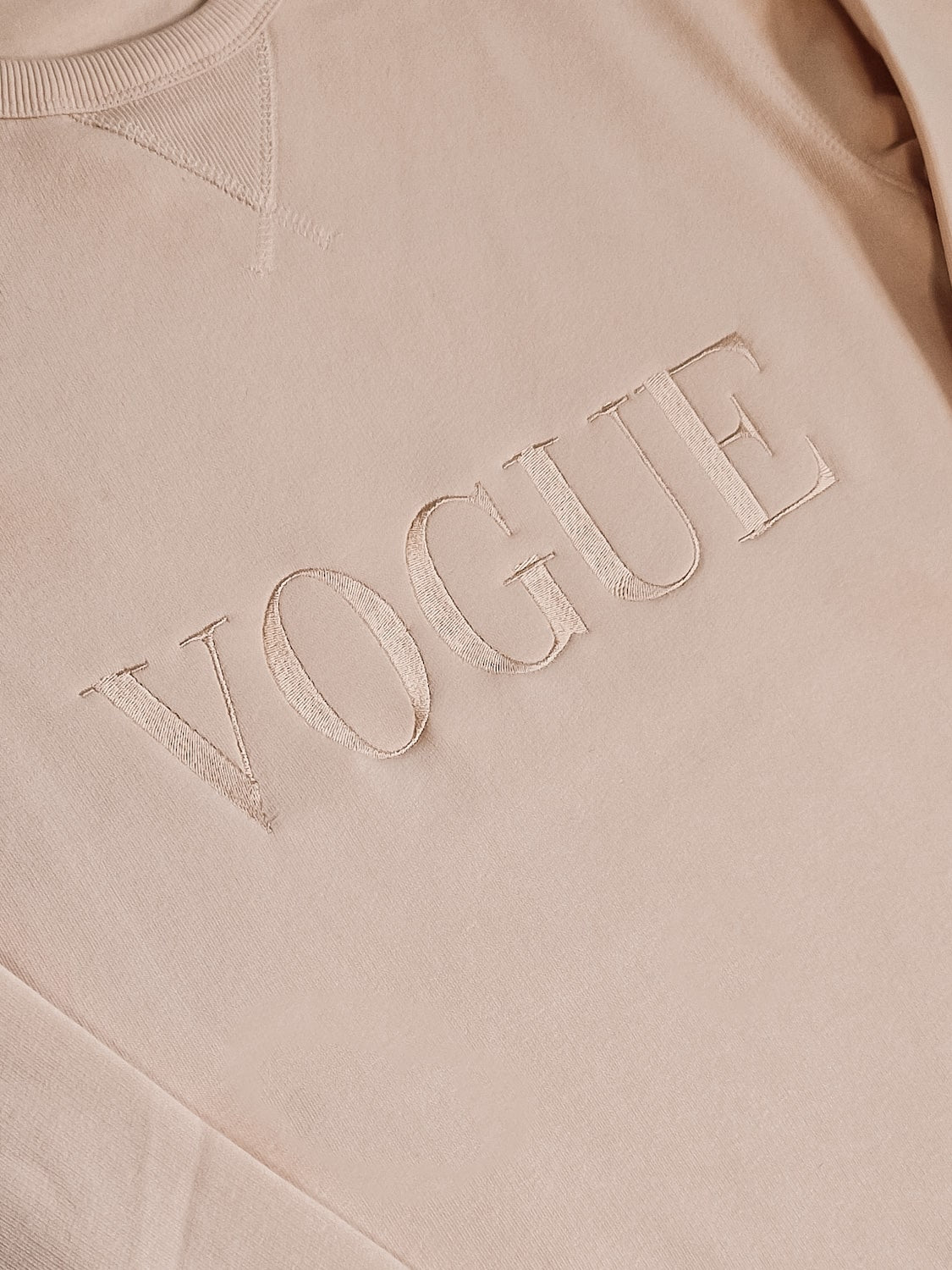 Out The Purse In Style Embroidered Sweatshirt Creamy pink