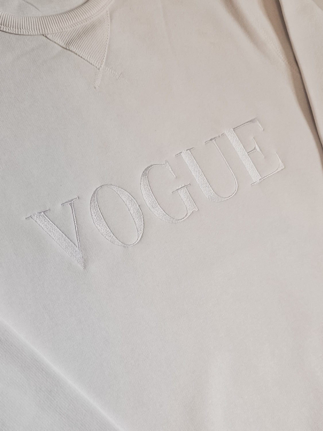 Out The Purse In Style Embroidered Sweatshirt white
