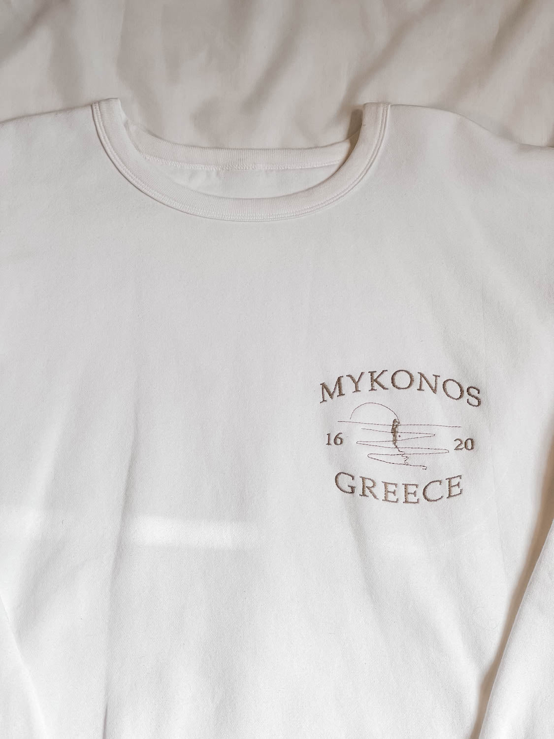 IMPERFECT - Mykonos Embroidered White Sweatshirt Large