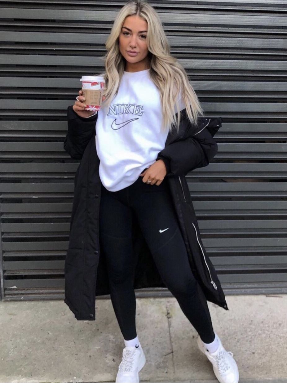 Vintage Sports Women's Sweatshirt White/Black Sweater Out The Purse UK 