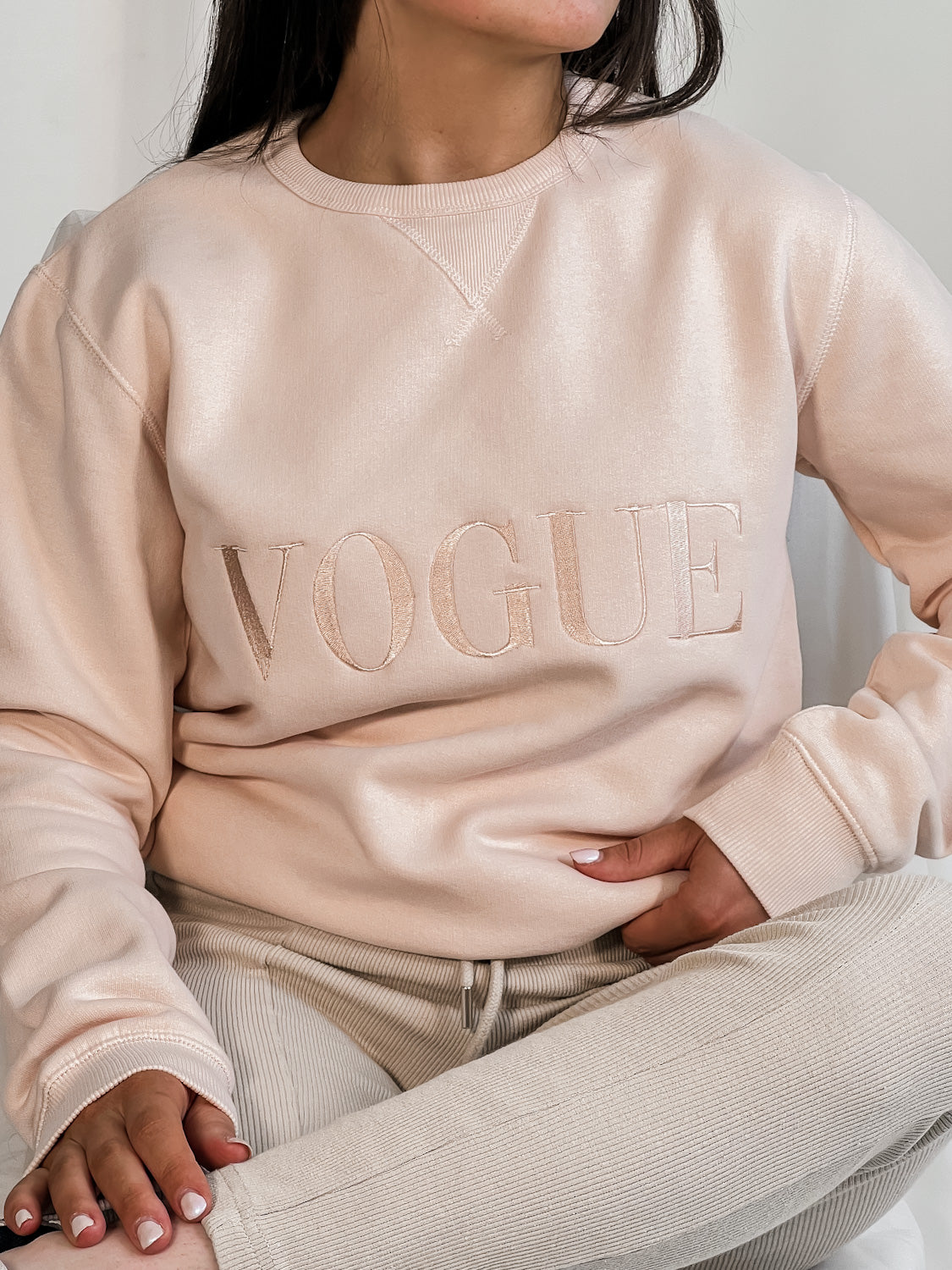 Out The Purse In Style Embroidered Sweatshirt Creamy pink